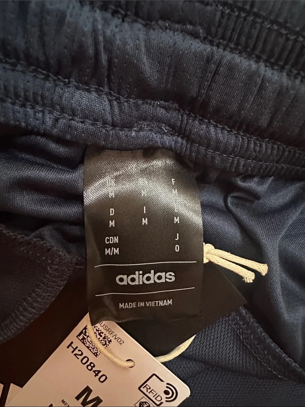 adidas Men's nwt Navy Athletic Shorts with White Three Stripes zippered pockets
